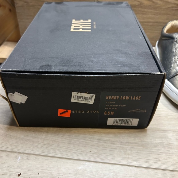 Frye Kerry Low Lace Sneaker Pewter Metallic - Picture 2 of 3